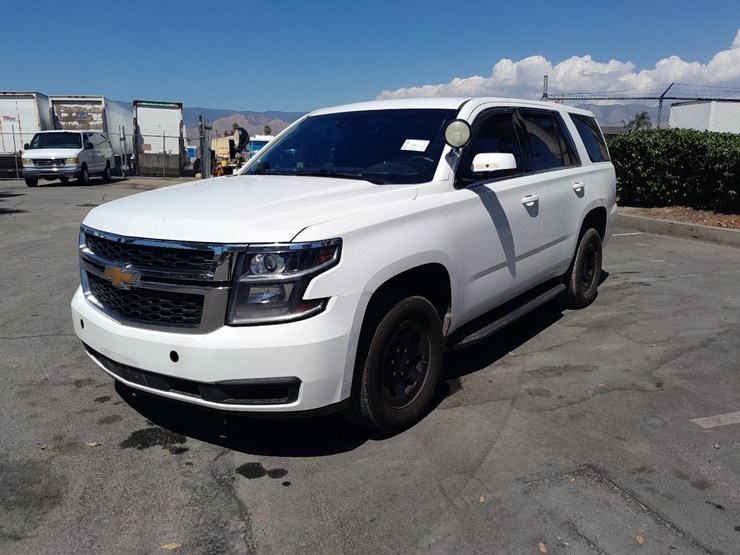 2019-chevrolet-tahoe-image-2