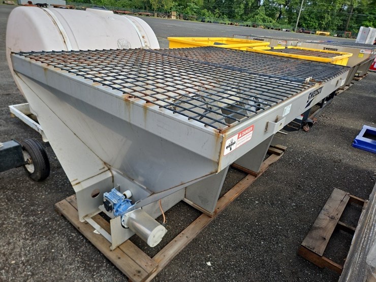 swenson-8'-stainless-steel-sand/salt-spreader-image-4