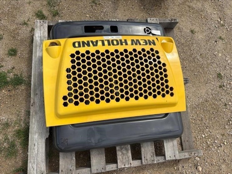 new-holland-skidsteer-rear-door/top-image-1