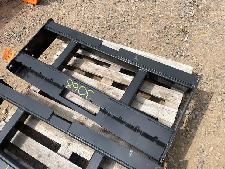 #3068-•-unused-2025-wolverine-pallet-fork-frame-attachment-image-2