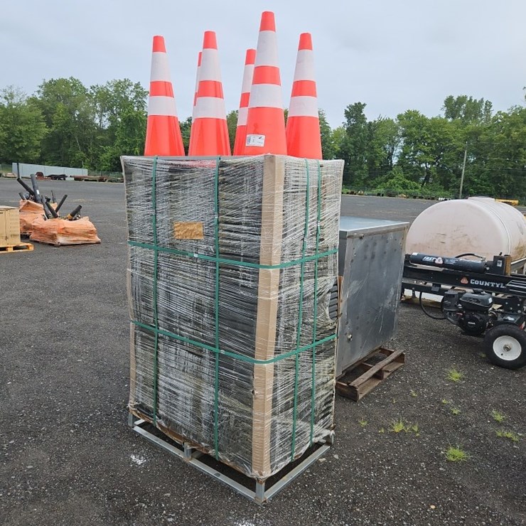 (250) 28" TRAFFIC CONES