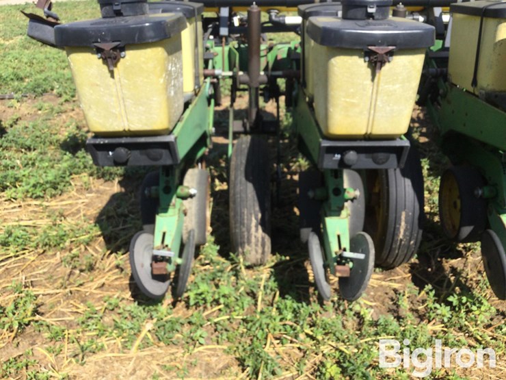 john-deere-7200-image-14
