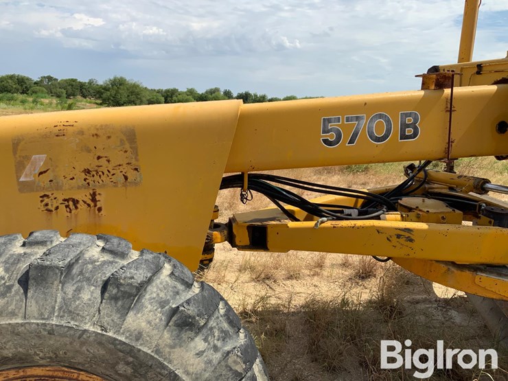 1991-deere-570b-image-18