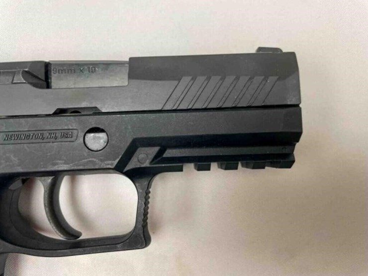 sig-sauer-9mm-pistol-image-4