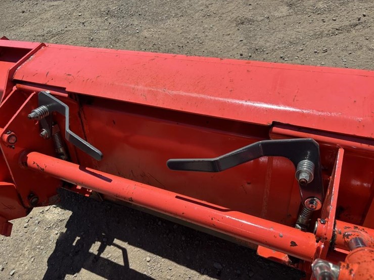 2018-kubota-l4701-image-11