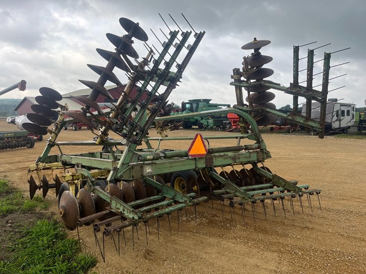 john-deere-230-image-2