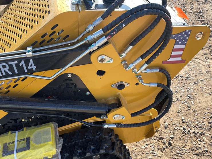 #9466-•-unused-2025-agt-compact-track-loader-image-12