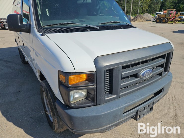 2013-ford-e350-image-10