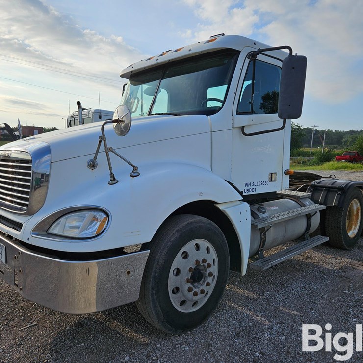 2003 FREIGHTLINER COLUMBIA 120