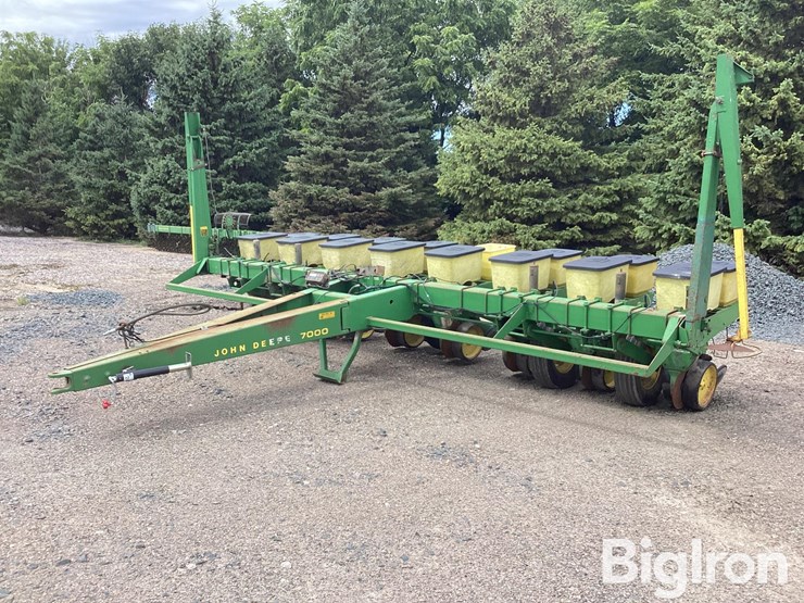 1983-john-deere-7000-image-1