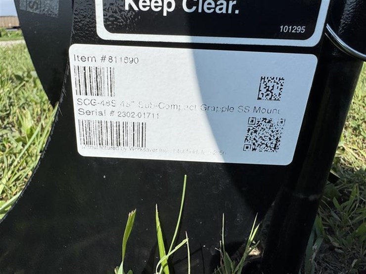 new-work-saver-skid-steer/sub-compact-grapple-image-7