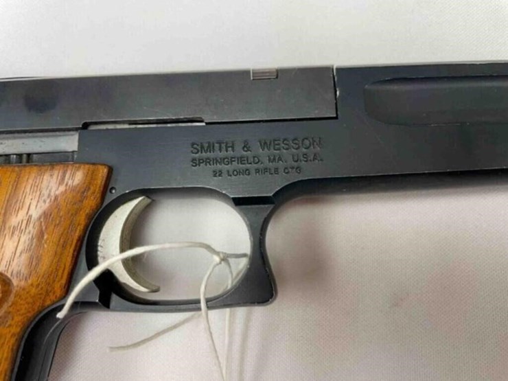 smith-&-wesson-22lr-pistol-image-13