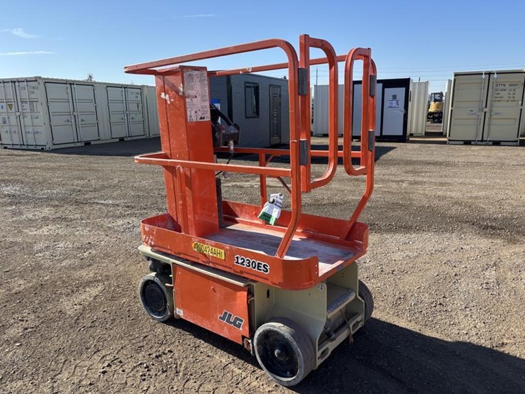 jlg-1230es-image-4