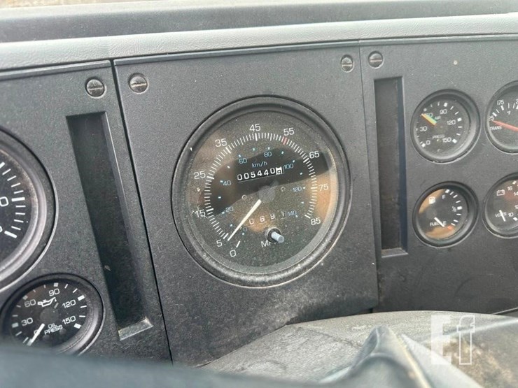 2001-freightliner-fc80-image-4