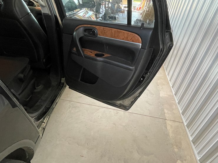 2009-buick-enclave-cxl-image-35