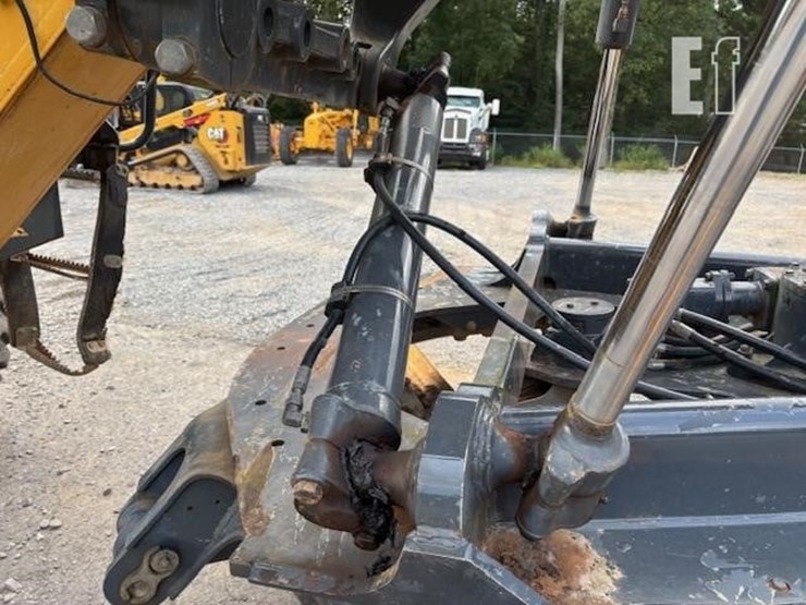2009-deere-670g-image-11