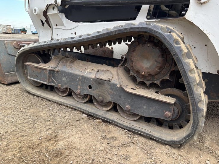 2022-bobcat-t550-image-15