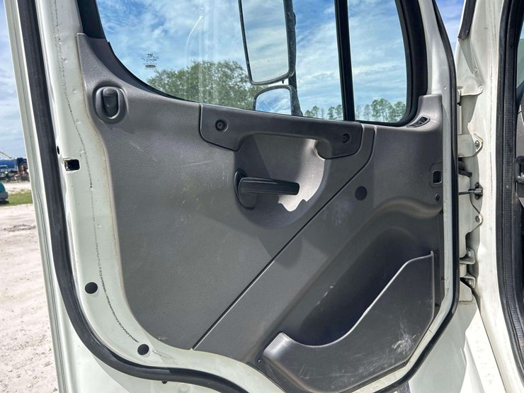 2015-terex-bt2047-image-11