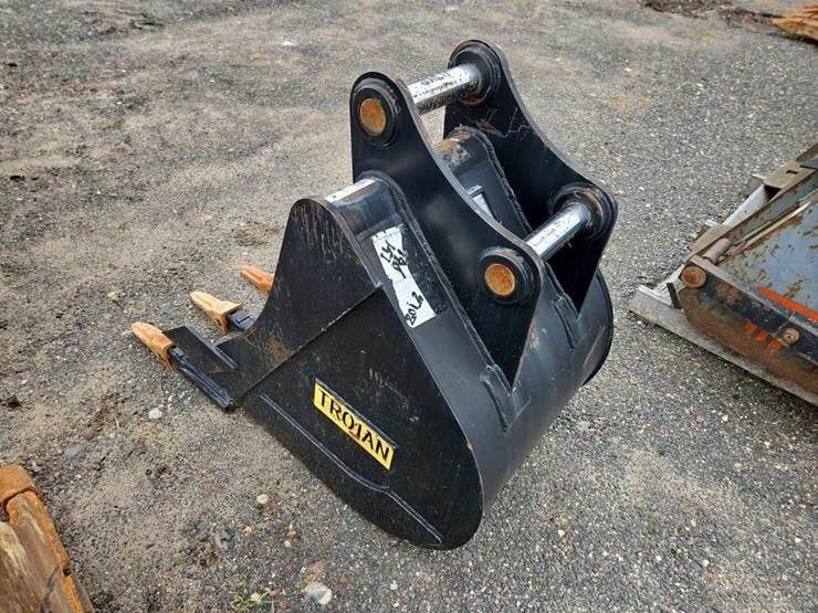trojan-24"-bucket-with-teeth-image-4