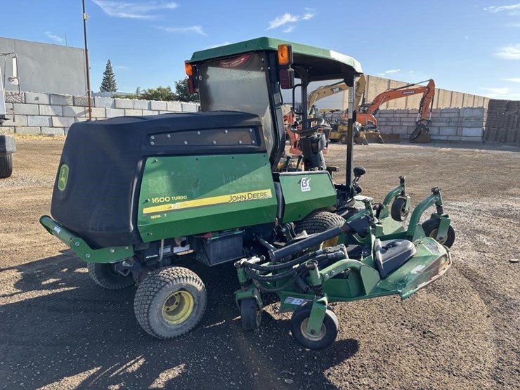 2013-john-deere-1600-turbo-image-3