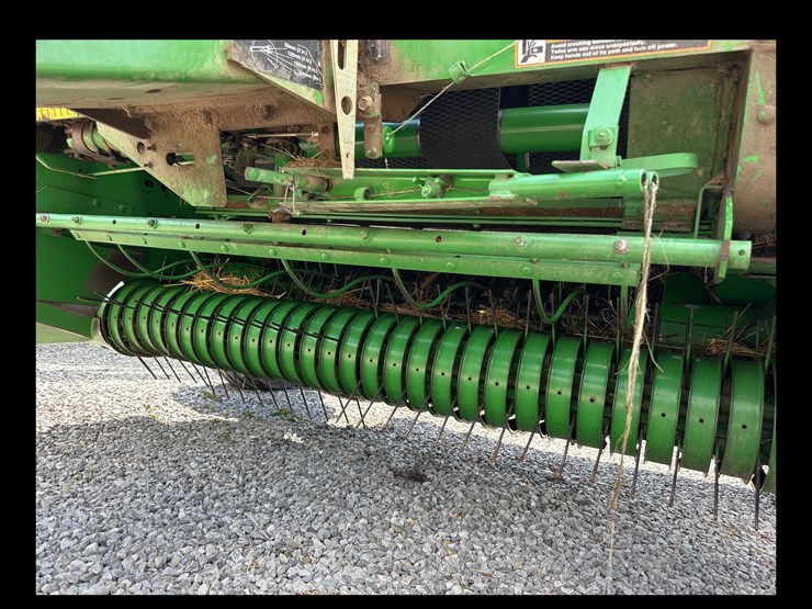 2003-john-deere-567-image-4