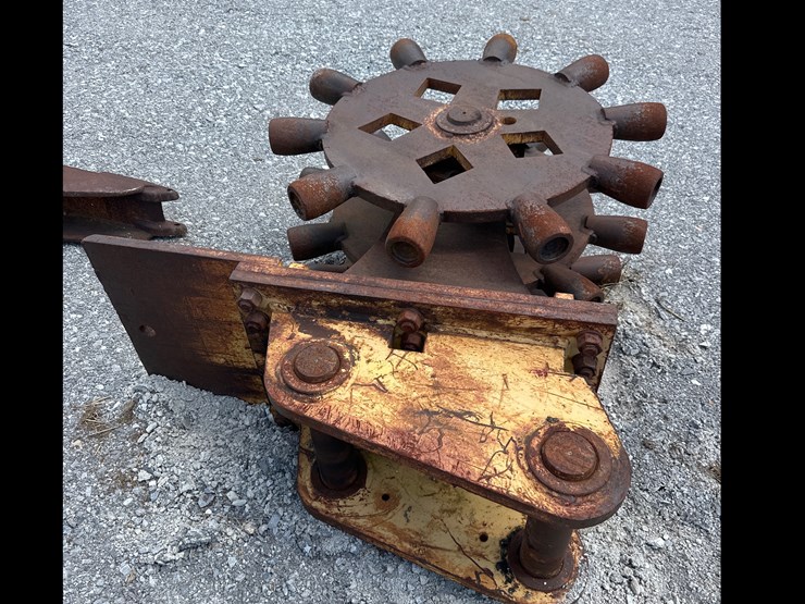 #61-•-excavator-compactor-roller-image-1