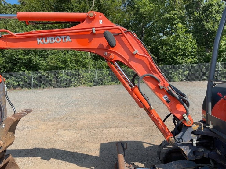 2011-kubota-u35-image-15