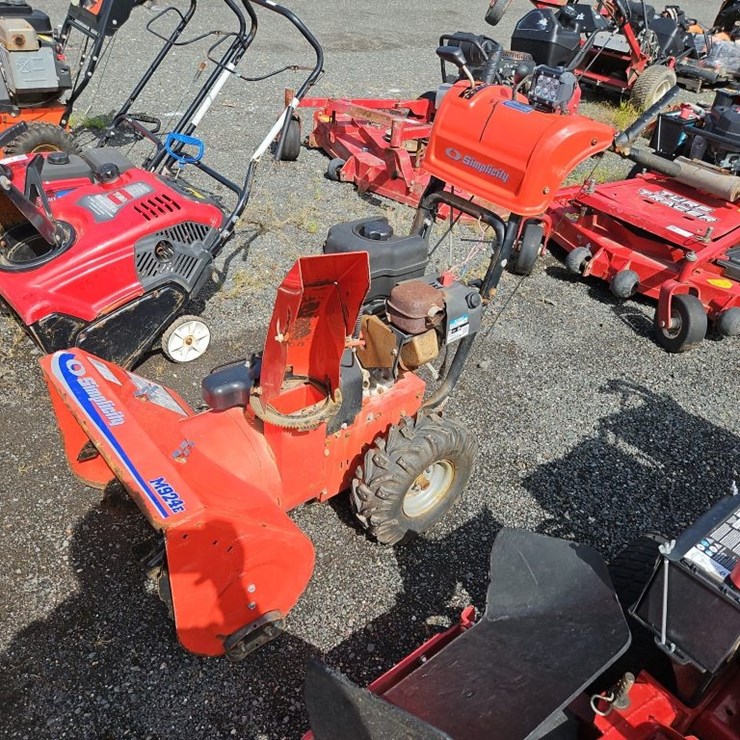 SIMPLICITY M924E SNOW BLOWER