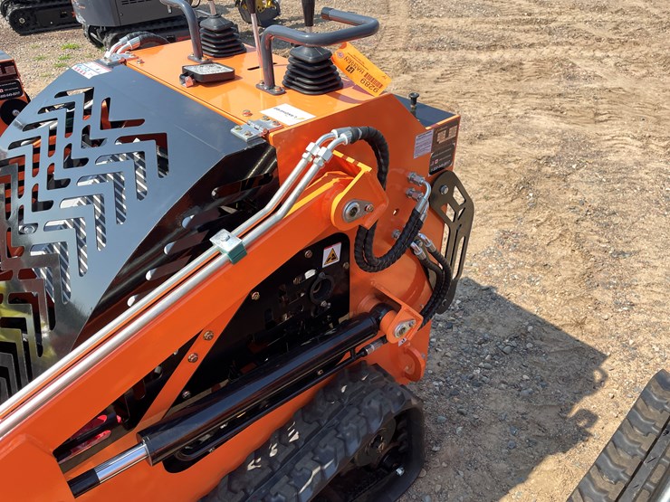 #9289-•-unused-2025-landhero-mini-skid-steer-loader-image-8