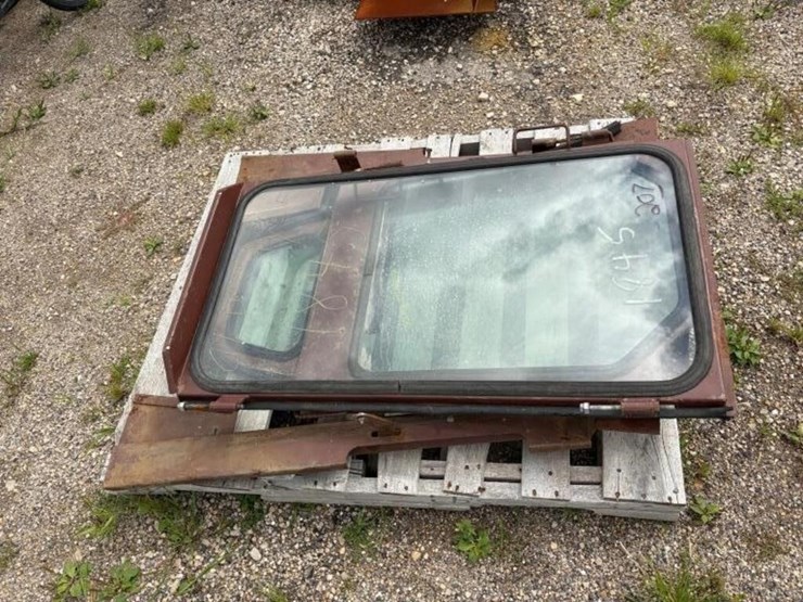 case-skidloader-doors-image-3