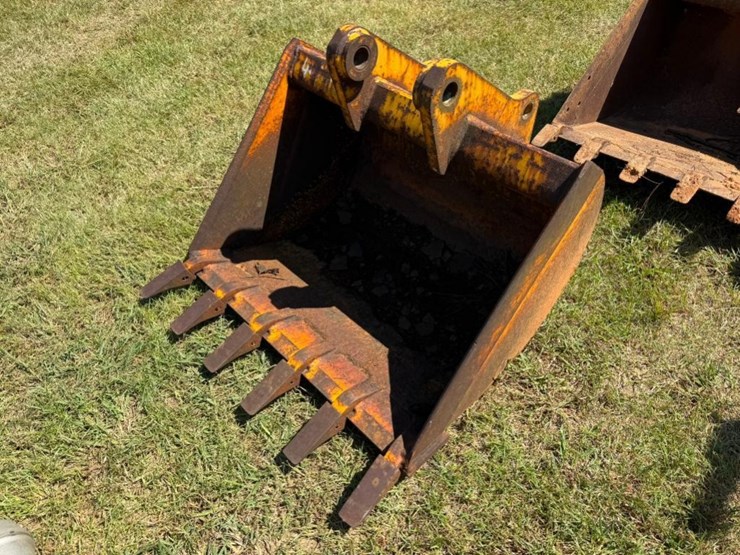 john-deere-310-image-1