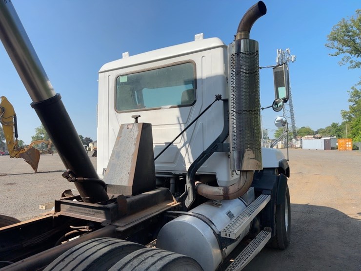 1998-mack-e7-454-image-19