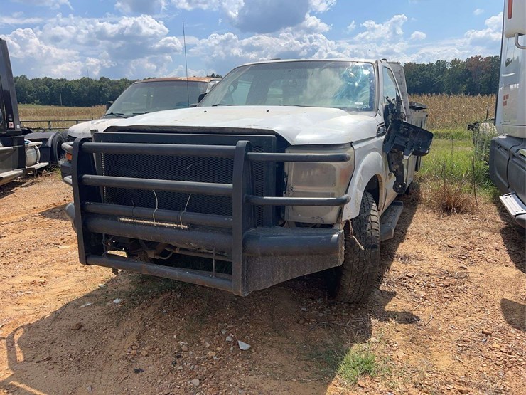 ford-f250-xl-image-1