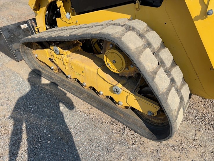 2022-caterpillar-279d3-image-15