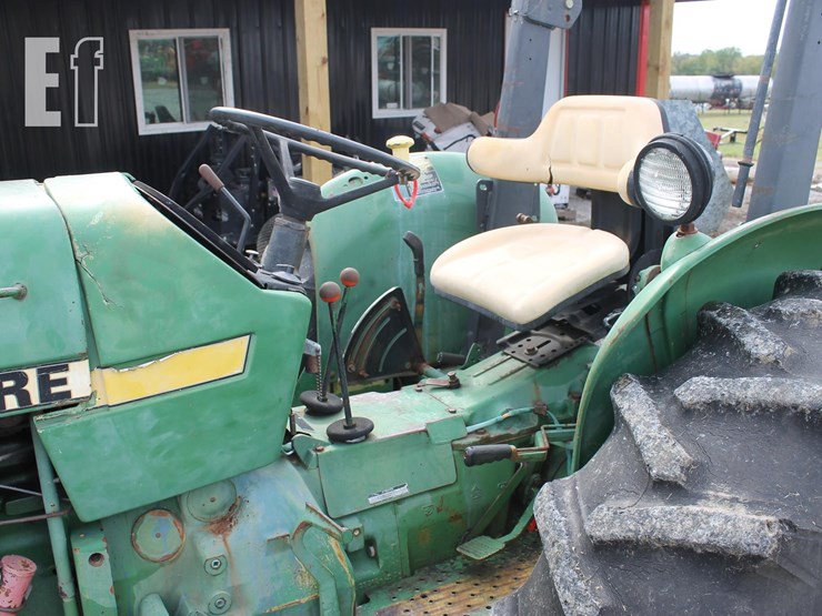 john-deere-2040-image-5