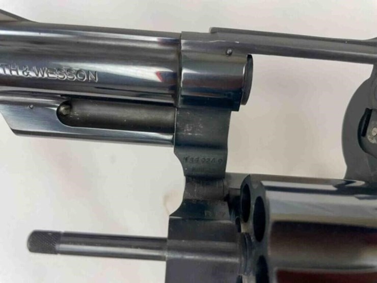 smith-&-wesson-44-mag-revolver-image-7