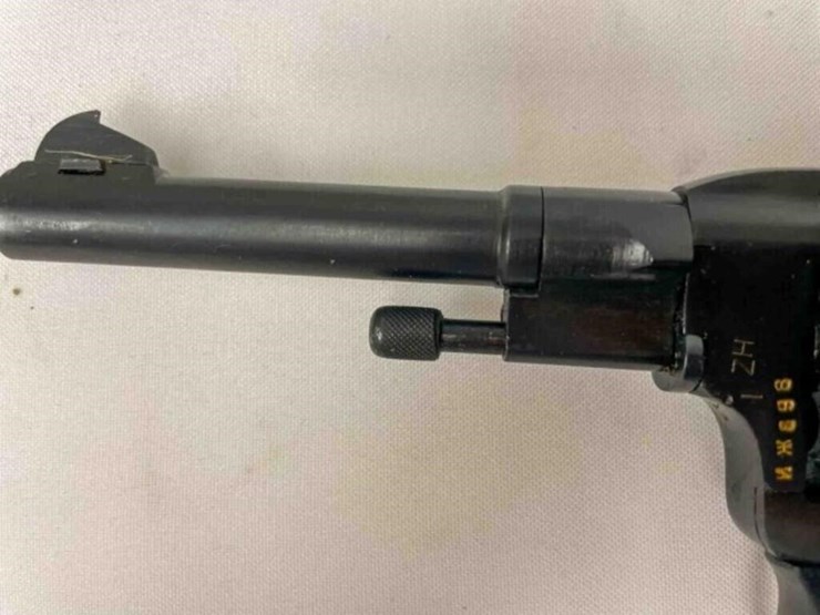 1944-nagant-revolver-image-6