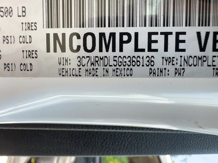 2016-dodge-ram-5500-image-25
