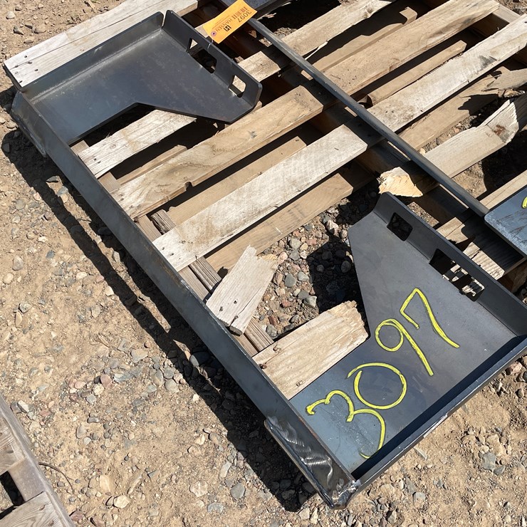 #3097 • Unused 2025 Wolverine Quick Tach Cut Out Mount Plate