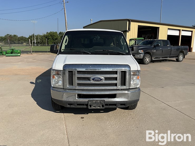 2012-ford-e350-xlt-image-2