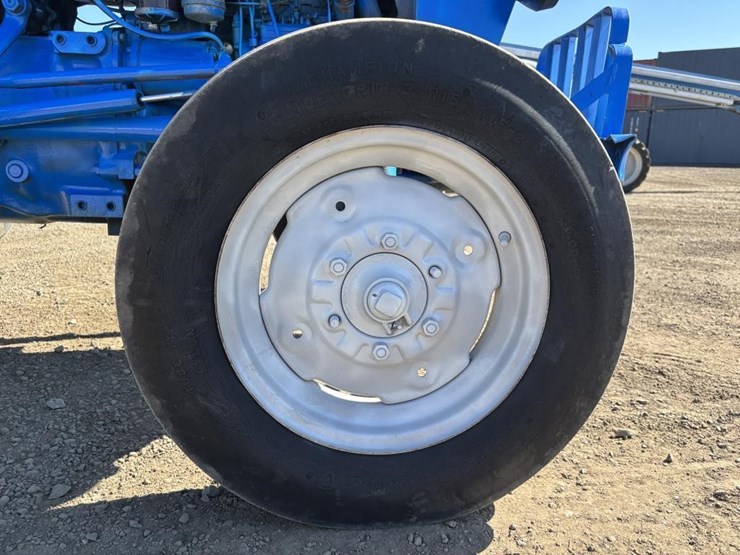 ford-2810-image-14