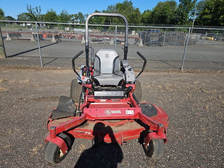 exmark-lazer-z-zero-turn-mower-image-2