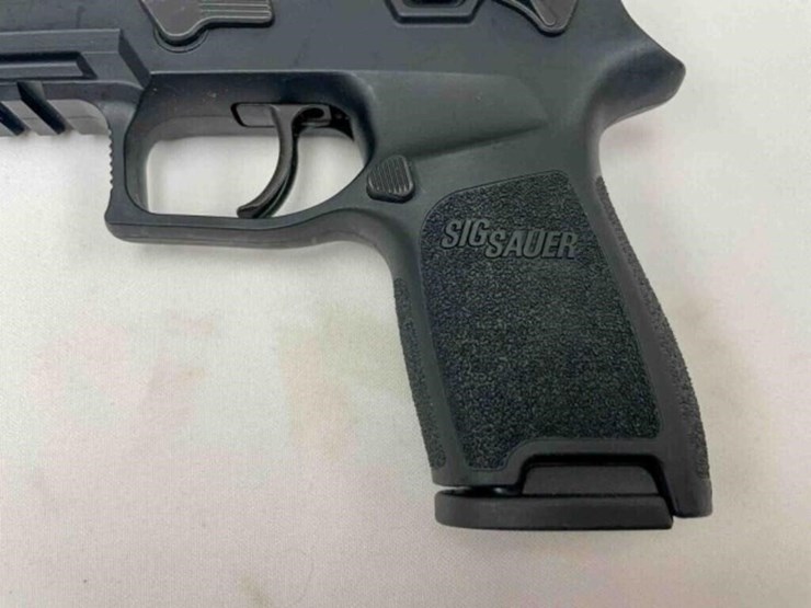 sig-sauer-9mm-pistol-image-8