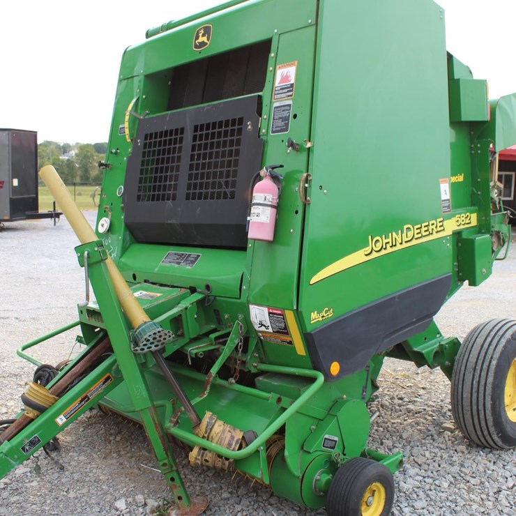 JOHN DEERE 582