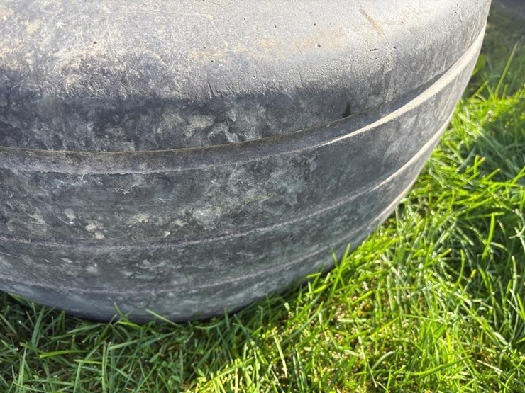 (1)-31-x-13.5---15-implement-tire-image-5