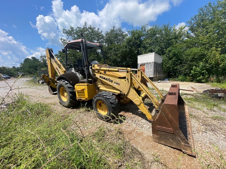 komatsu-wb140-image-4