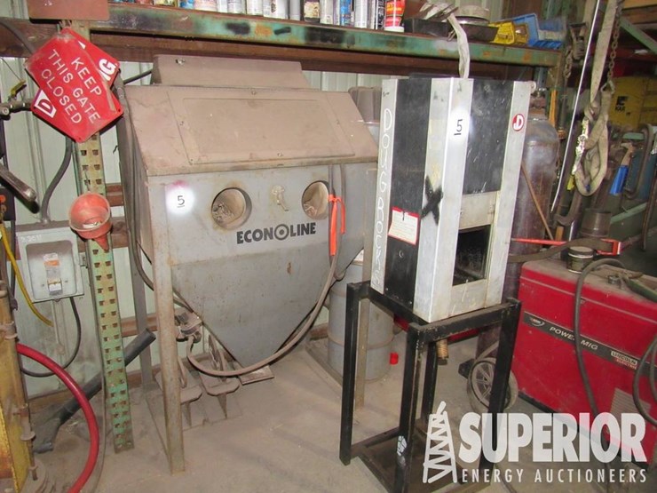 econoline-sandblasting-cabinet-w/-filtration-syste-image-1