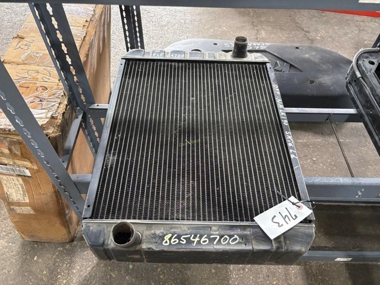new-holland-ls190-image-2