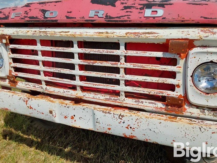 1976-ford-f700-image-9