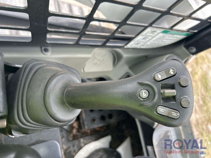 2020-bobcat-t740-image-19